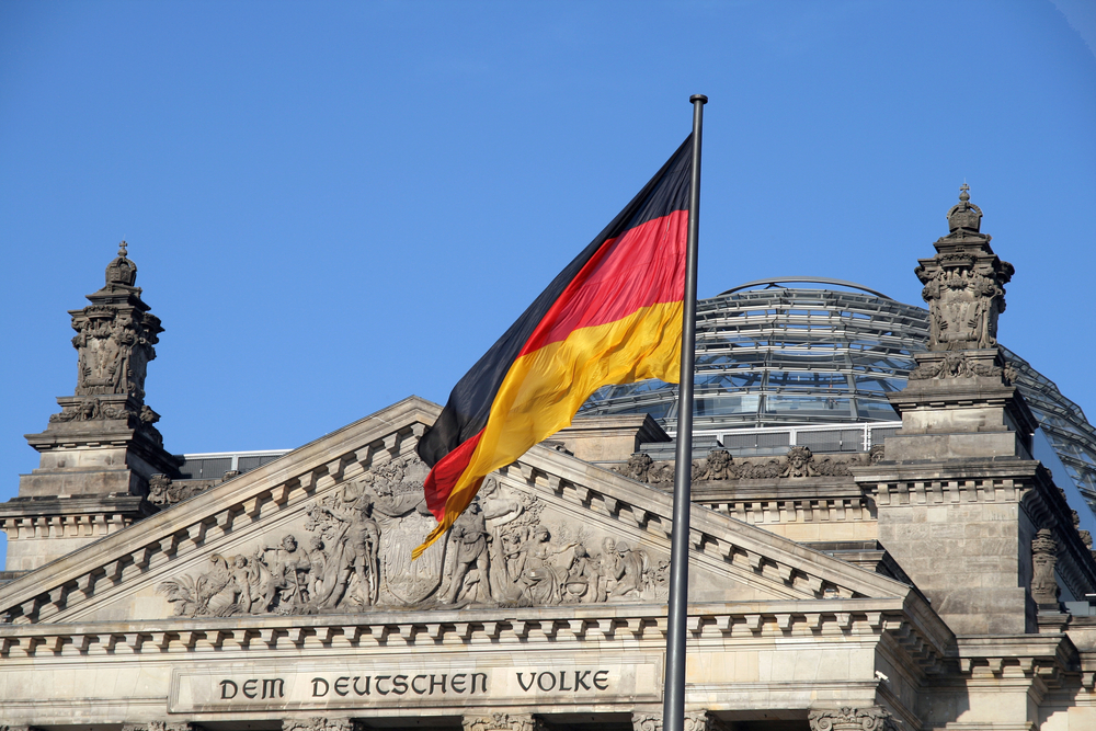 Bundestag und deutsche Fahne
